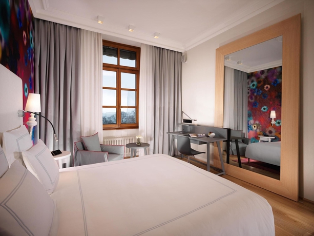 Imagen de la habitación del Hotel Metropole Geneve. Foto 11