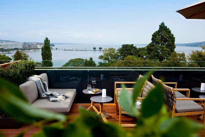 Imagen del bar/restaurante del Hotel Metropole Geneve. Foto 8