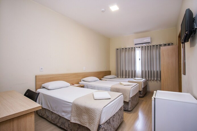 Imagen de la habitación del Hotel Metropole Paulinia. Foto 15