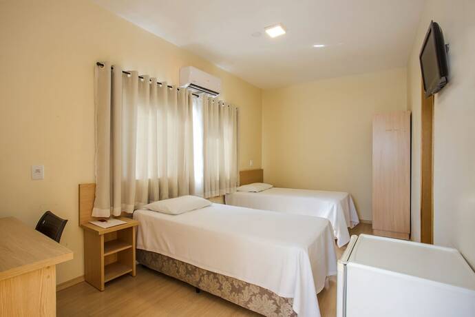 Imagen de la habitación del Hotel Metropole Paulinia. Foto 18