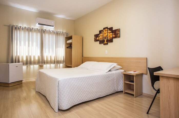 Imagen de la habitación del Hotel Metropole Paulinia. Foto 34