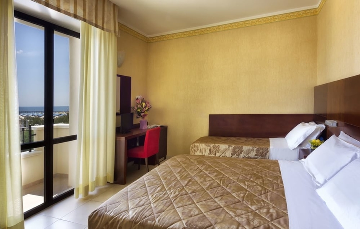 Imagen de la habitación del Hotel Metropole, Rimini. Foto 11