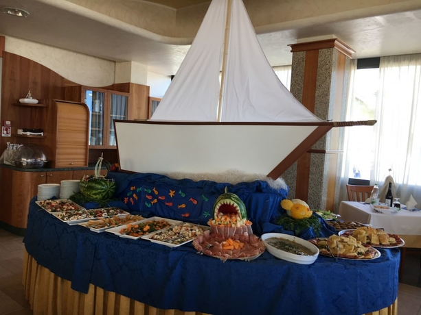 Imagen del bar/restaurante del Hotel Metropole, Rimini. Foto 5