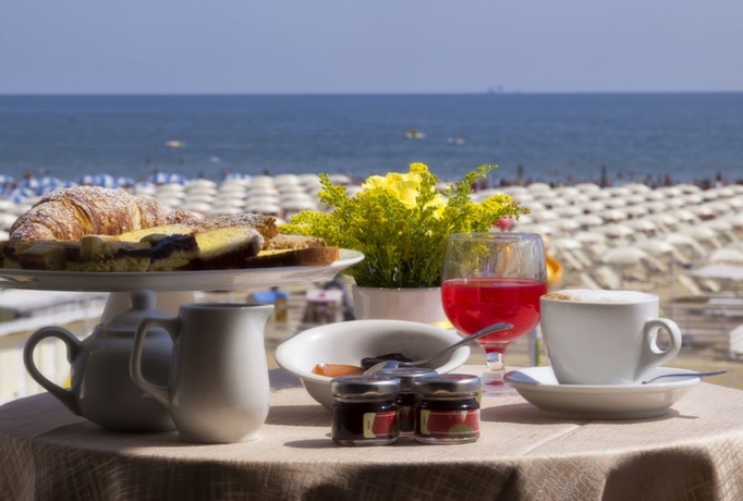 Imagen del bar/restaurante del Hotel Metropole, Rimini. Foto 7