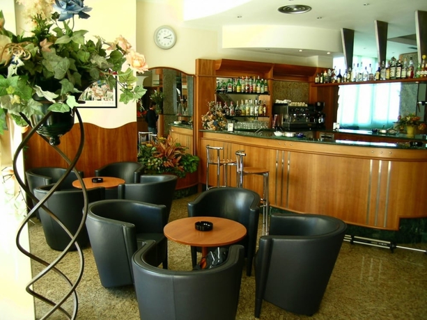 Imagen del bar/restaurante del Hotel Metropole, Rimini. Foto 8