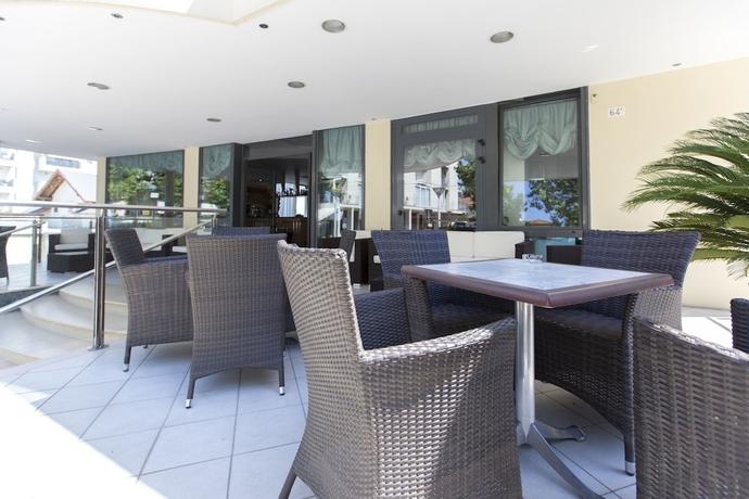 Imagen de los exteriores del Hotel Metropole, Rimini. Foto 13