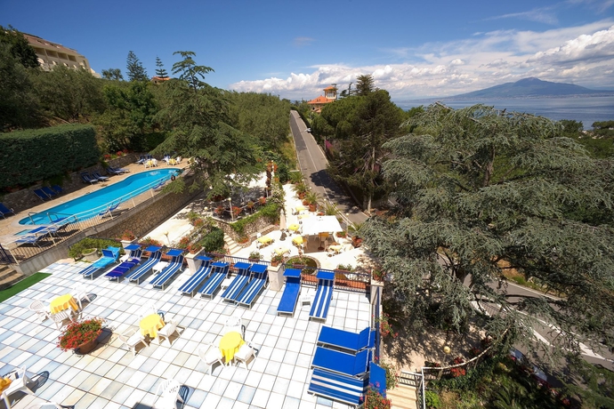 Imagen de la piscina del Hotel Metropole, Sorrento. Foto 14