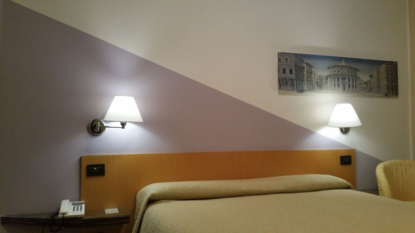 Imagen de la habitación del Hotel Metropole Suisse. Foto 10