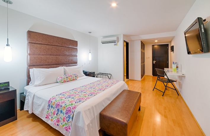 Imagen de la habitación del Hotel Metropolis Plaza. Foto 4