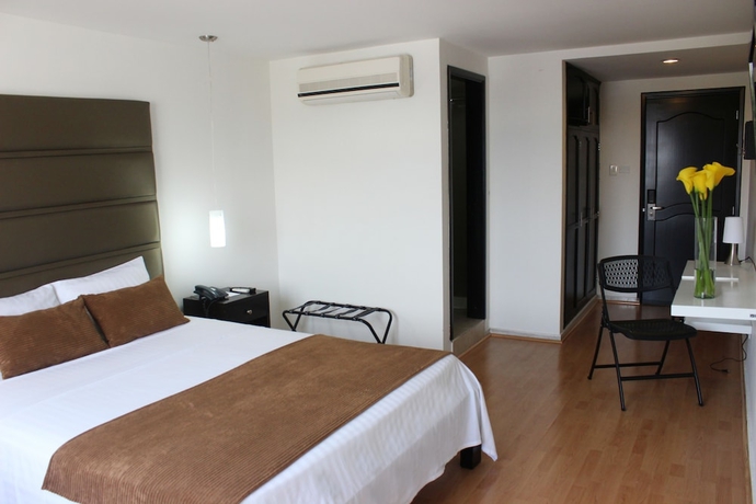 Imagen de la habitación del Hotel Metropolis Plaza. Foto 17