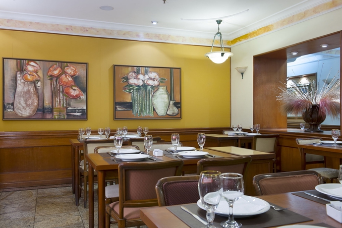 Imagen del bar/restaurante del Hotel Metropolitan By Atlantica. Foto 2