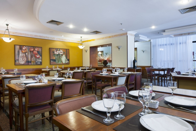 Imagen del bar/restaurante del Hotel Metropolitan By Atlantica. Foto 5