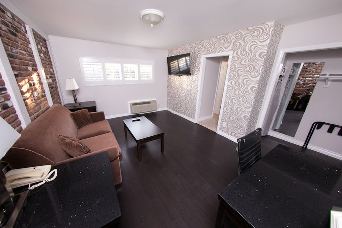 Imagen de la habitación del Hotel Metropolitan Inn and Suites. Foto 16