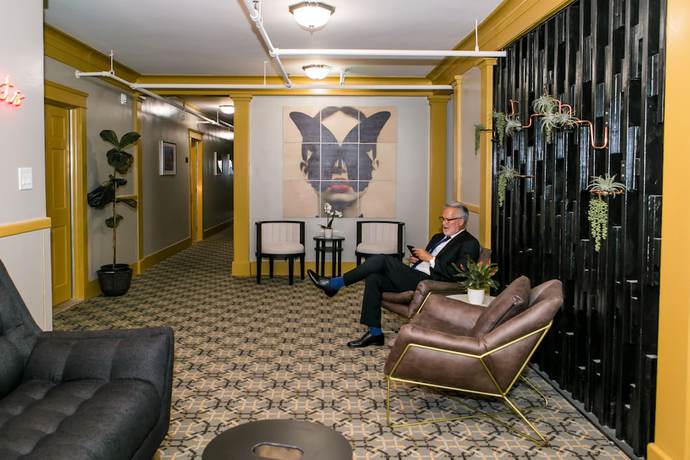 Imagen de los interiores del Hotel Metropolitan, Long Beach. Foto 20