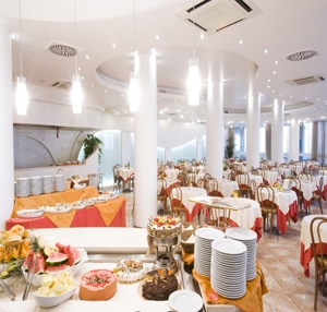 Imagen del bar/restaurante del Hotel Metropolitan, Milano Marittima. Foto 2