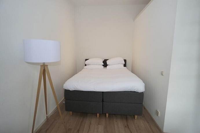 Imagen de la habitación del Hotel Metropolitan Rotterdam. Foto 9