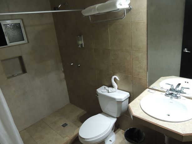 Imagen de la habitación del Hotel Metropolitano Tampico. Foto 4