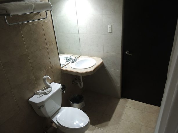 Imagen de la habitación del Hotel Metropolitano Tampico. Foto 9