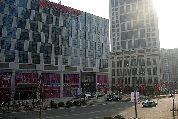 Imagen general del Hotel Metropolo Zhenjiang Railway Station Wanda Square. Foto 2