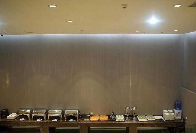 Imagen del bar/restaurante del Hotel Metropolo Zhenjiang Railway Station Wanda Square. Foto 4