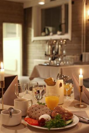 Imagen del bar/restaurante del Hotel Mets&auml;hirvas. Foto 2