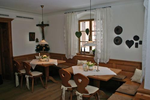 Imagen del bar/restaurante del Hotel Metzgerei Gasthof Romantikhotel Der Millipp. Foto 9