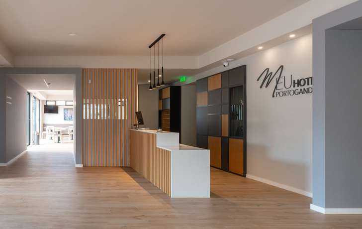 Imagen de los interiores del Hotel Meu Porto Gandra. Foto 20