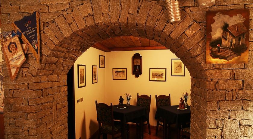 Imagen del bar/restaurante del Hotel Meubl&eacute; Gorret. Foto 2
