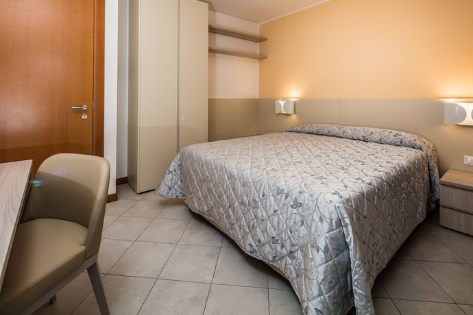 Imagen de la habitación del Hotel Meubl&eacute; Zenith. Foto 8