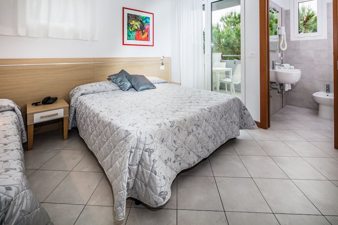 Imagen de la habitación del Hotel Meubl&eacute; Zenith. Foto 14