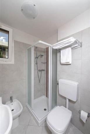 Imagen de la habitación del Hotel Meubl&eacute; Zenith. Foto 16