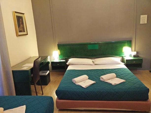 Imagen de la habitación del Hotel Meubl&egrave; Suisse. Foto 13