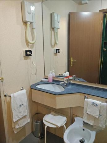 Imagen de la habitación del Hotel Meubl&egrave; Suisse. Foto 17