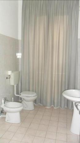 Imagen de la habitación del Hotel Meubl&egrave; Suisse. Foto 19