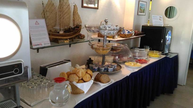 Imagen del bar/restaurante del Hotel Meubl&egrave; Villa Patrizia. Foto 7