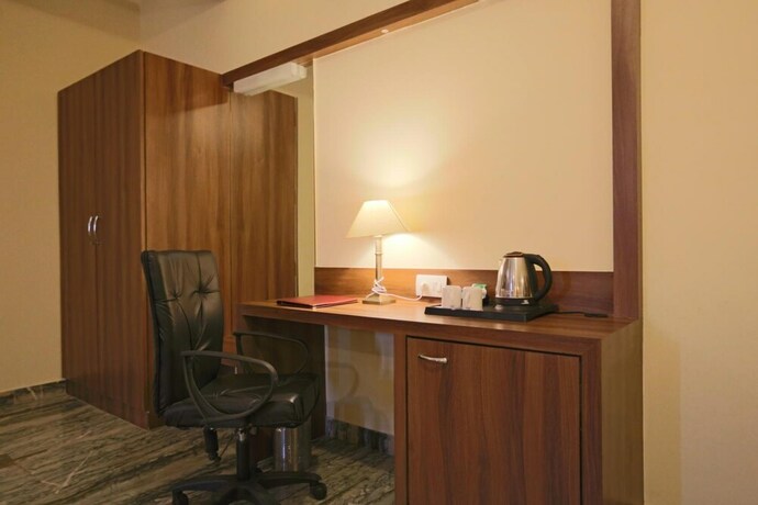 Imagen de la habitación del Hotel Mewargarh - Red Tullip Hotels. Foto 15