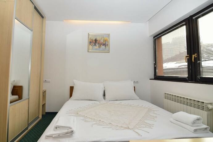 Imagen de la habitación del Hotel Meydan. Foto 14