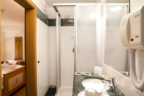 Imagen de la habitación del Hotel Mezd&igrave;. Foto 15