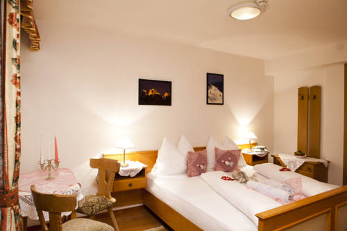 Imagen de la habitación del Hotel Mezd&igrave;. Foto 16