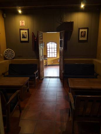 Imagen del bar/restaurante del Hotel Mezzanine. Foto 4