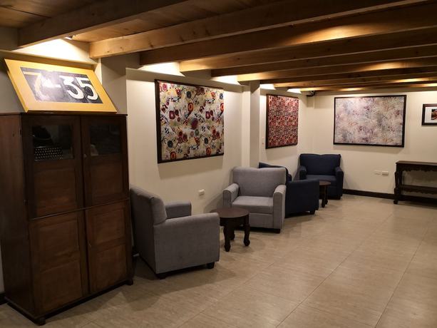 Imagen de los interiores del Hotel Mezzanine. Foto 14