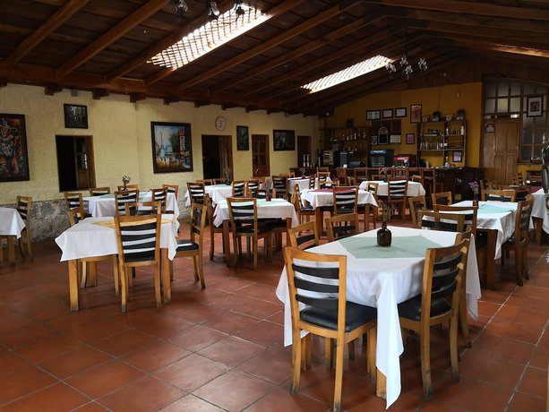 Imagen del bar/restaurante del Hotel Mezzanine. Foto 6