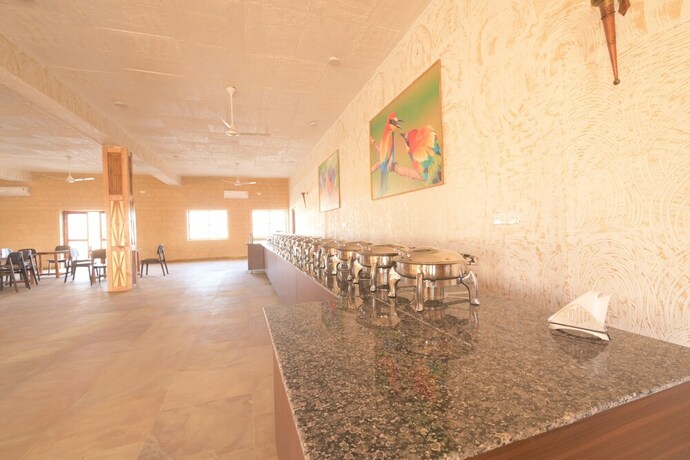 Imagen del bar/restaurante del Hotel Mf Desert Camp. Foto 8