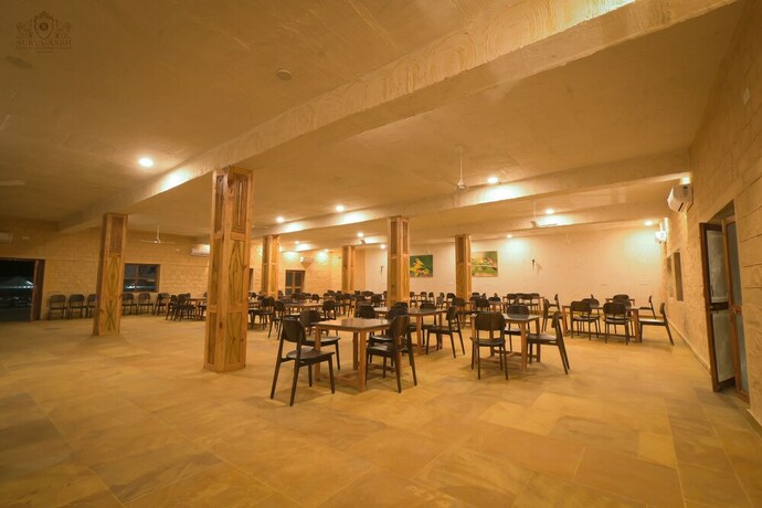 Imagen de los interiores del Hotel Mf Desert Camp. Foto 36