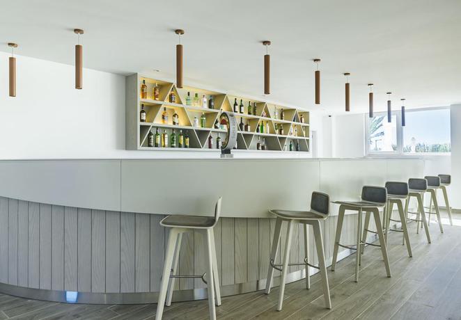 Imagen del bar/restaurante del Hotel Mh Atlântico. Foto 2