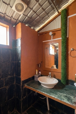 Imagen de la habitación del Hotel Mhara Himachal. Foto 14
