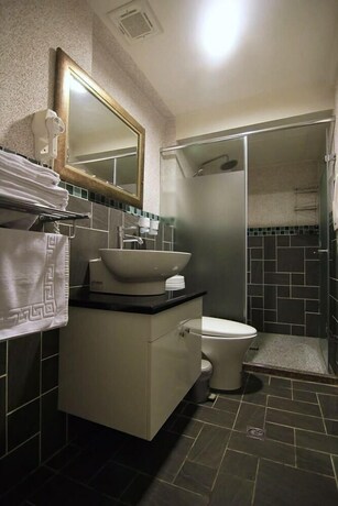Imagen de la habitación del Hotel Mi Casa Inn. Foto 15