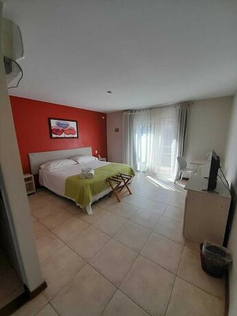 Imagen general del Hotel Mi Espacio Sur. Foto 11