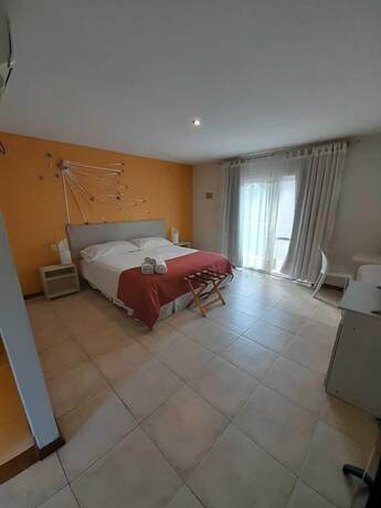 Imagen de la habitación del Hotel Mi Espacio Sur. Foto 17