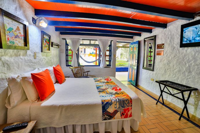 Imagen de la habitación del Hotel Mi Monaco. Foto 11